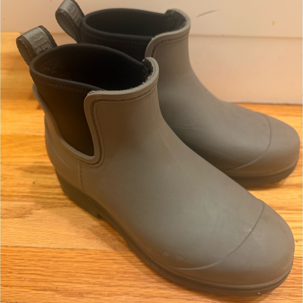 Ugg olive rubber Ankle Rain Boots